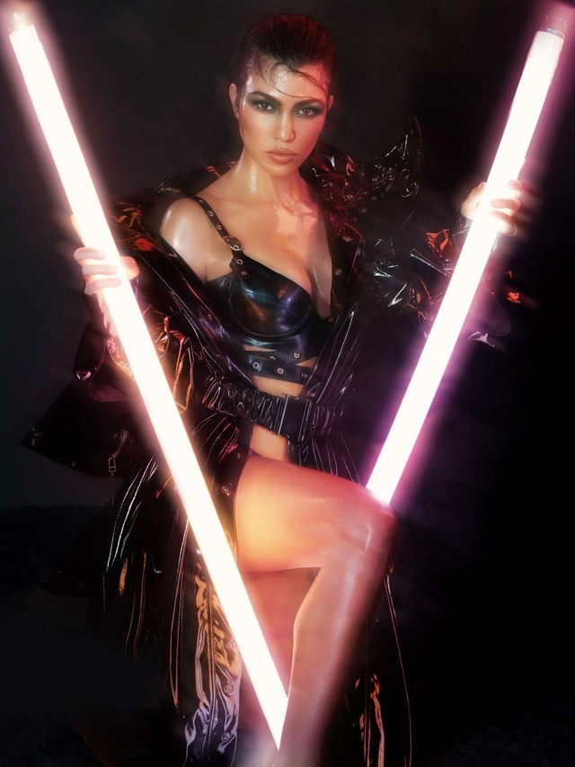 Kourtney Kardsahian a V magazin címlapján