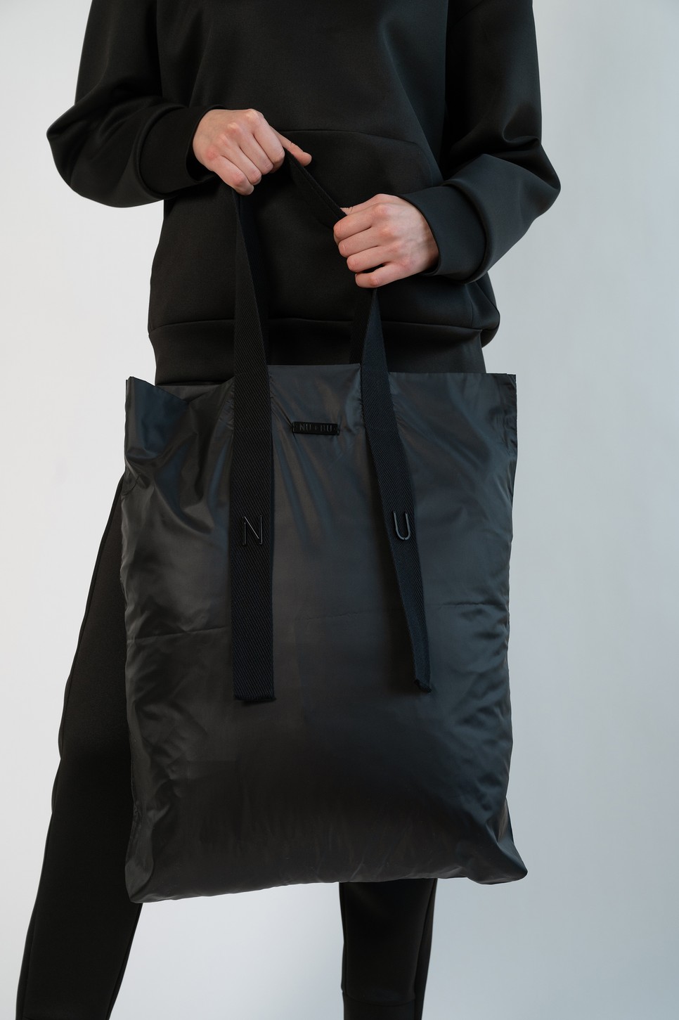 Az óriástáskák divatja tartósnak bizonyul a home office-nak és a mobilitásnak köszönhetően, hiszen gyakran kell sok mindent magaddal cipelned