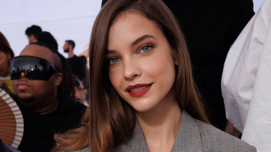Palvin Barbi aprócska bikinije egyszerre merész és sikkes