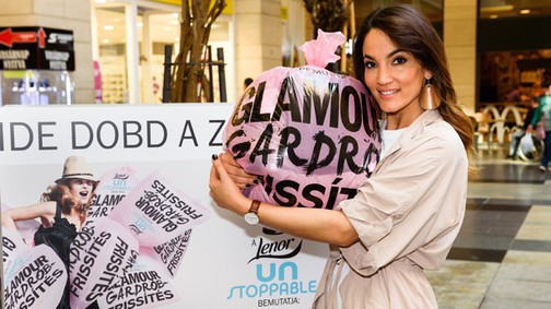 Nézz bele Debreczeni Zita gardróbfrissítéses zsákjába!