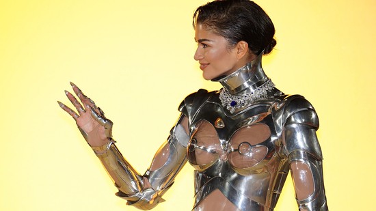 Milyen volt egy pucérruha 88 éve? Meglepően merész a modern társai mellett 