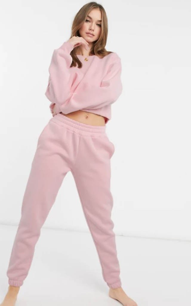 Chelsea Peers organikus pamut felső és alsó (15,6 font; 15,6 font) ASOS