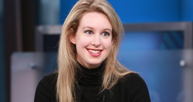 A 21. század legnagyobb átverése: zseni, vagy őrült Elizabeth Holmes?