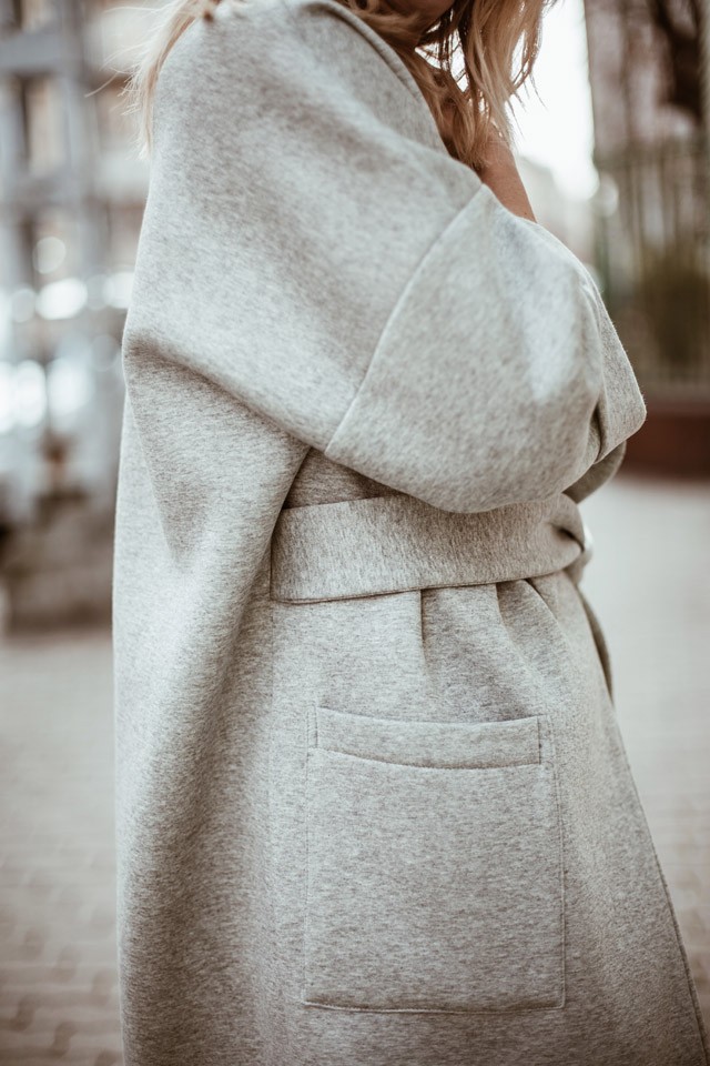 Egy nagyon trendi szettben hangolódik Cakó Kinga a Women Of The Year gálára