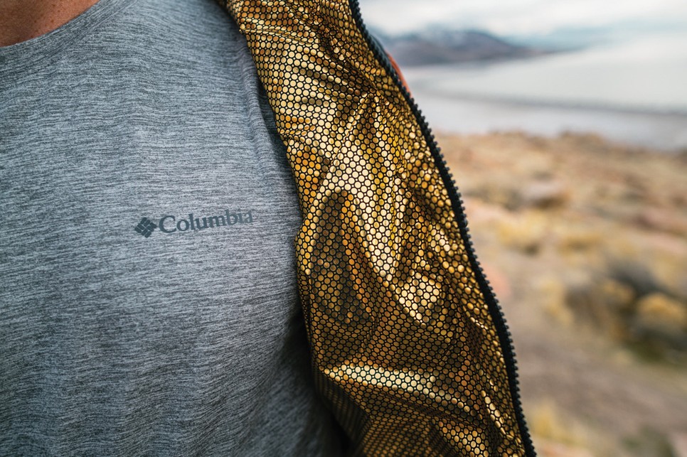 A bélésrendszer hővisszaverő felületet képez, ami benntartja és visszaveri a test hőjét