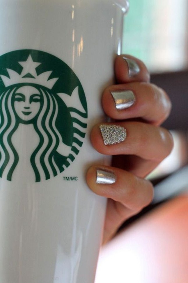 Napsütés? Csillámos manikűr!