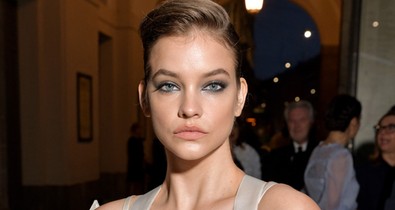 Palvin Barbi melltartós szettjénél nem volt szexibb