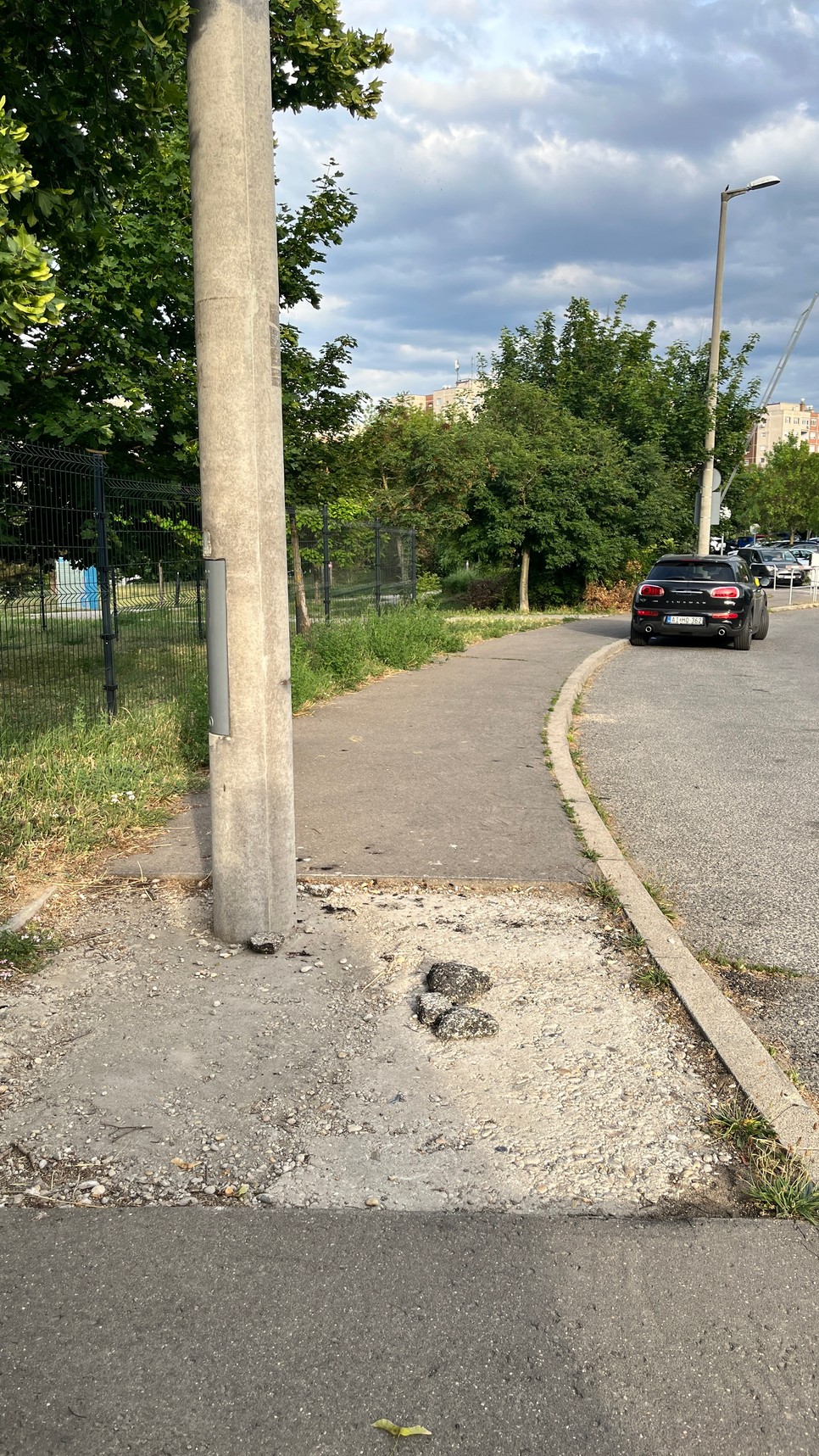 Ilyen jelenleg az aszfalt állapota ezen az útszakaszon