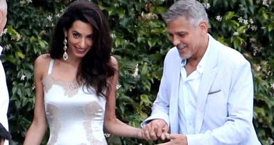 Amal Clooney hálóingben ment vacsorázni George Clooney-val