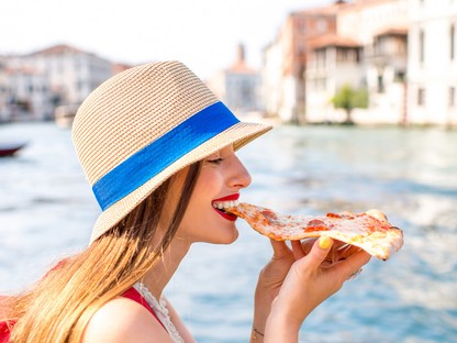 Hogyan sprórolj az étkezésen, ha utazol?