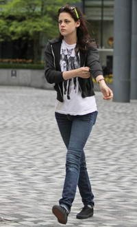 kristen-stewart-200x-d00003605d1b296fbe216.jpg