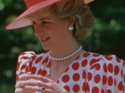 A puffos ujjú ruha, amit Diana hercegnő imádott, és most mi is hordhatjuk