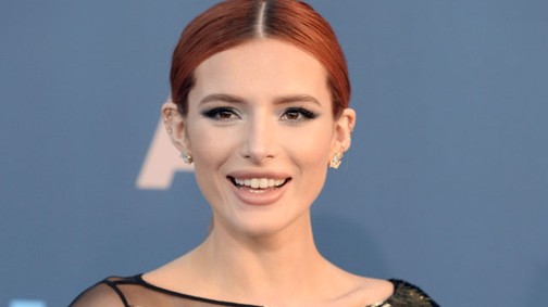 Jó ég! Bella Thorne új hajszíne döbbenetes, na és az mellvillantós szerelés