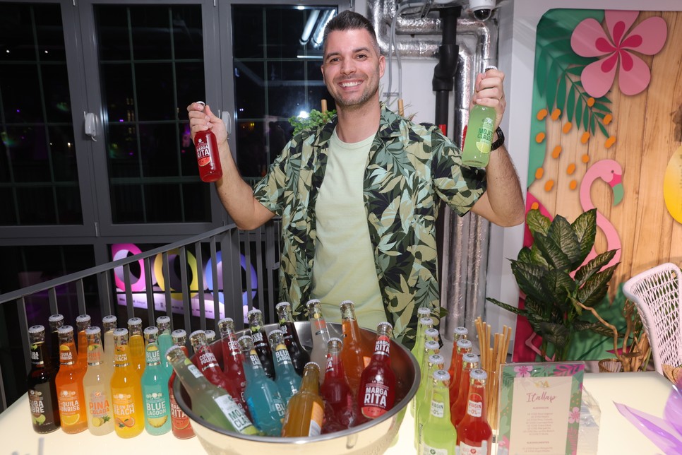 Európa egyik legrégebbi divatvállalata, az este egyik kiemelt támogatója a C&A, a karibi enteriőr mellé a LeCoq impozáns frissítőivel is készült