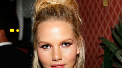 Gyász! 30 évesen elhunyt a gyönyörű modell