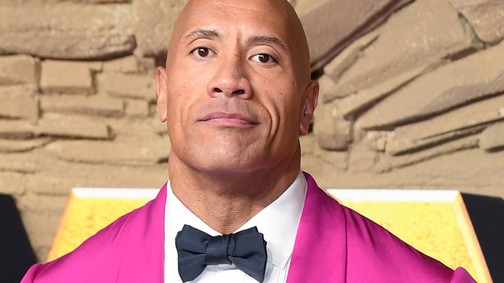 Dwayne Johnson egy nagyon vad pink zakóban ment a Jumanji premierjére