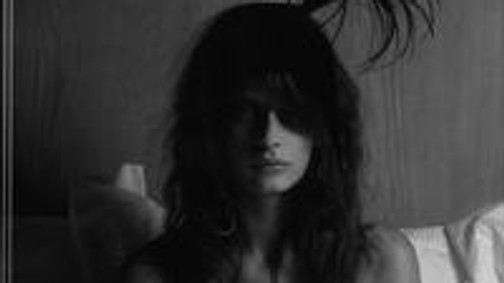 Levetkőzött a legérzékibb magyar modell!