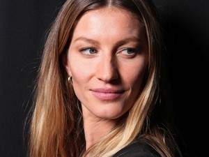 A H&M rocksztárja Gisele Bündchen - a topmodell dalra fakad