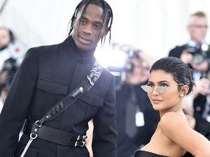 Kylie Jenner is megjelenik Travis Scott új klipjében