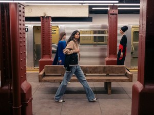 2026 tavaszának legnagyobb dobása: 5 farmer fazon, ami mindent leköröz majd