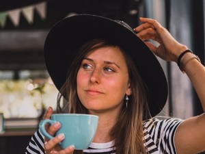 Egy bohókásabb szettet választott ma Andi