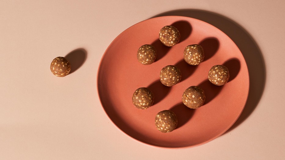 Napi recept: édes-pikáns datolyagolyók Porkoláb Eszter dietetikus ajánlásával