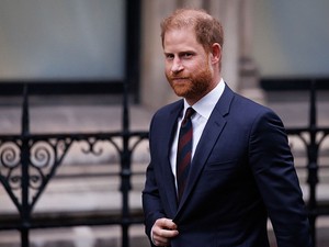 Harry herceg veszélyben lehetett, mindössze néhány méterre volt tőle a zaklatója