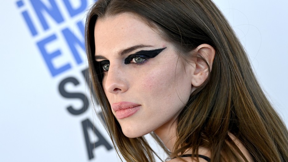 Julia Fox merészsége minket is arra inspirál, hogy merjük önmagunkat adni