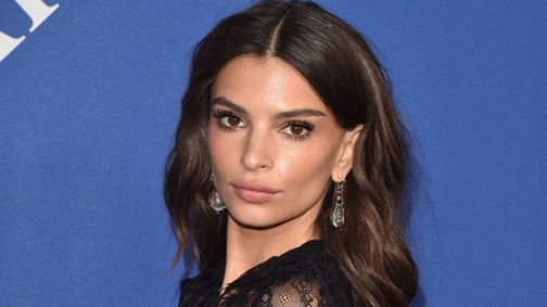 Emily Ratajkowski bebizonyította, hogy istennő a vörös szőnyegen
