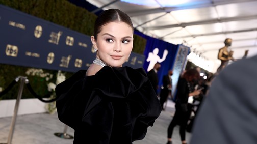 Selena Gomez még ezt a rettenetes farmertrendet is sikkessé teszi