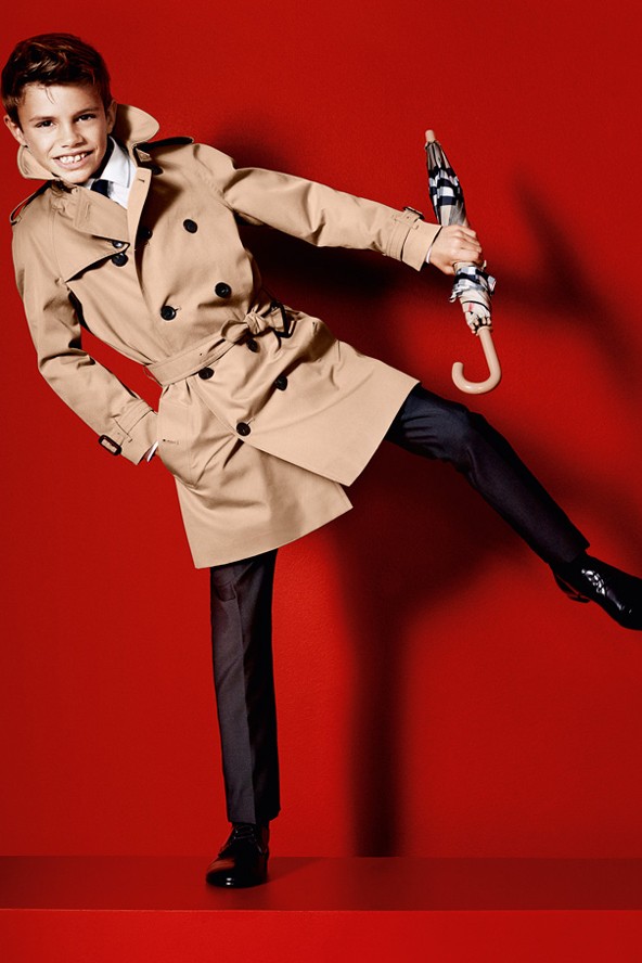 Romeo Beckham a Burberry arca