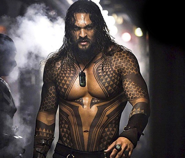 Durván kritizálták Jason Momoa testét miután napvilágot láttak ezek a fotók