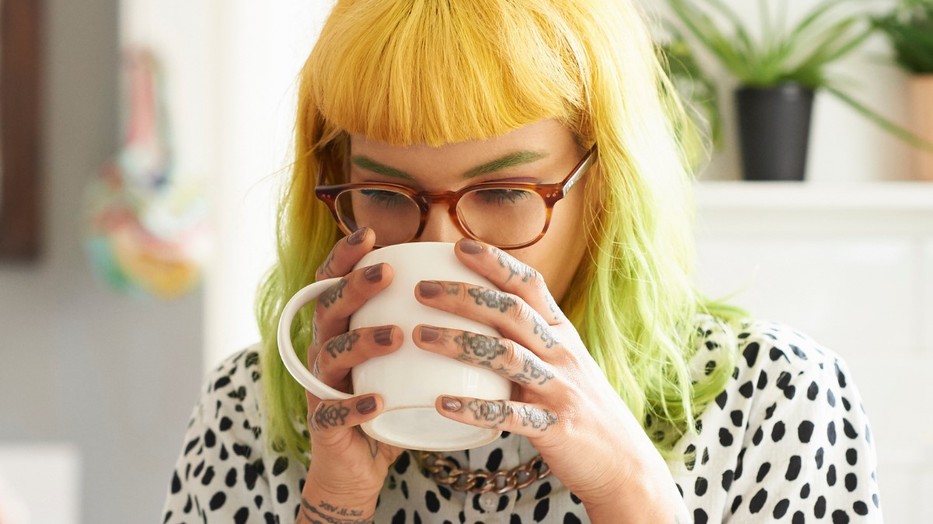 A túl sok tea kifejezetten egészségtelen, mind az alvásodra, mind a fogaidra nézve