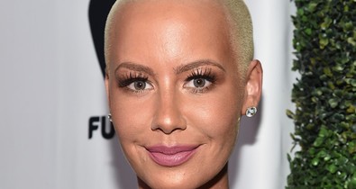 Elhiszed? Tényleg a szőrös punciját mutogatja Amber Rose az Instagramon