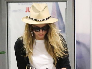 Amber Heard orvos jár, és most is nagyon sovány