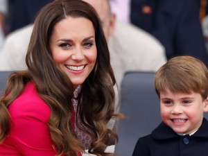 Ezért annyira különleges Lajos herceg idei születésnapja, Katalin hercegné számára valóságos érzelmi hullámvasút lesz az ünneplés