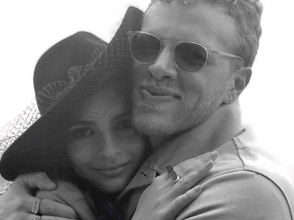 Te is viselheted Emily Ratajkowski esküvői ruháját, csak be kell sétálnod a kedvenc boltodba