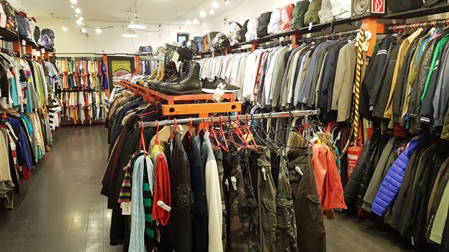 Töredékáron szerezheted be a legmenőbb darabokat ebben a budapesti vintage boltban