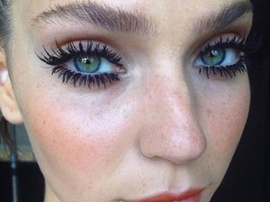 5 szempillaspirál, amit megéri beszerezned a Glamour-napok alatt