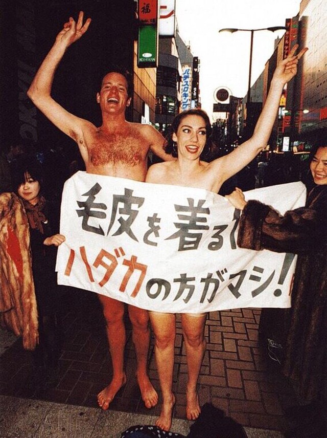 Magyar sztárok levetkőztek, hogy tiltakozzanak a szőrmeviselés ellen