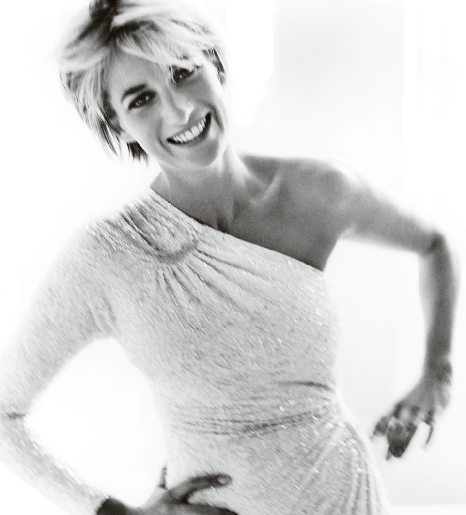 Mario Testino néhány hónappal Diana halála előtt készítette ezt a sorozatot.