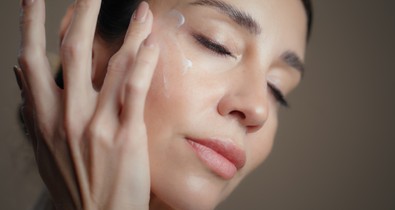 Fogyás után beesettnek látod az arcod? Íme a volumen-visszaadó újdonság tű és szike nélkül