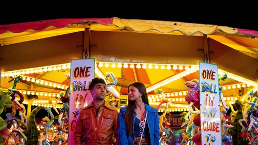 Ülj fel otthon a hullámvasútra: az első sorban is helyet foglalhatsz a világ legdurvább szerelvényein