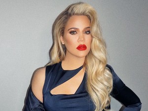 Elképesztő lapos Khloé Kardashian hasa öt héttel a szülés után