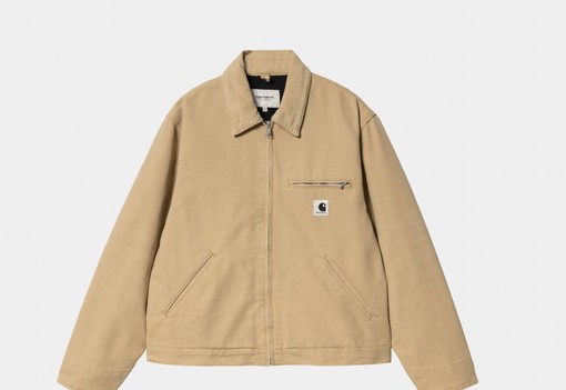 Íme a női kabát, ami kiállta az idő próbáját, és tarol 2024-ben