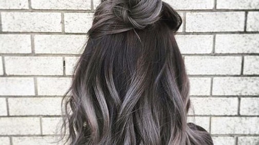 A szürke ombre haj a legmenőbb trend most