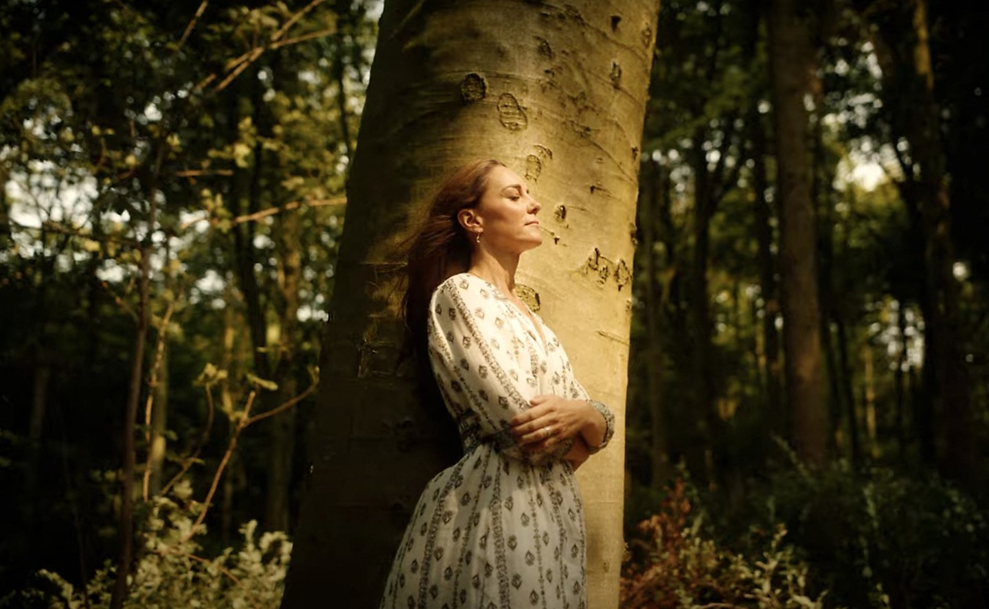 „A sötétségbe fény jöhet, csak hagyjátok, hogy ez a fény felragyogjon” - tanácsolta a videójában, melyben tudatta a nagyvilággal, hogy szépen, lassan megpróbál visszatérni hercegnéi teendőihez a kemoterápiája után.