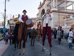 Jótékony hatású fánkevés! - Farsang a Várkert Bazárban