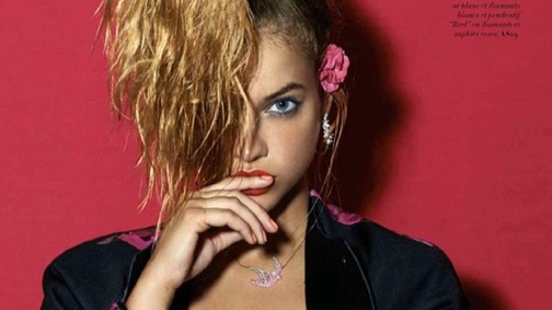 Megbotránkoztató! Túl szexi lett Palvin Barbi divatanyaga