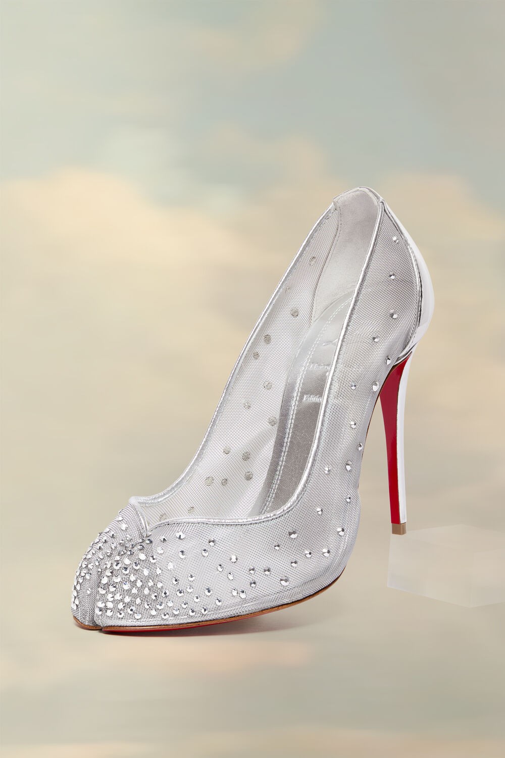 Igenis passzol a groteszk és a tüll, ha Christian Louboutin és Maison Margiela neve alatt fut